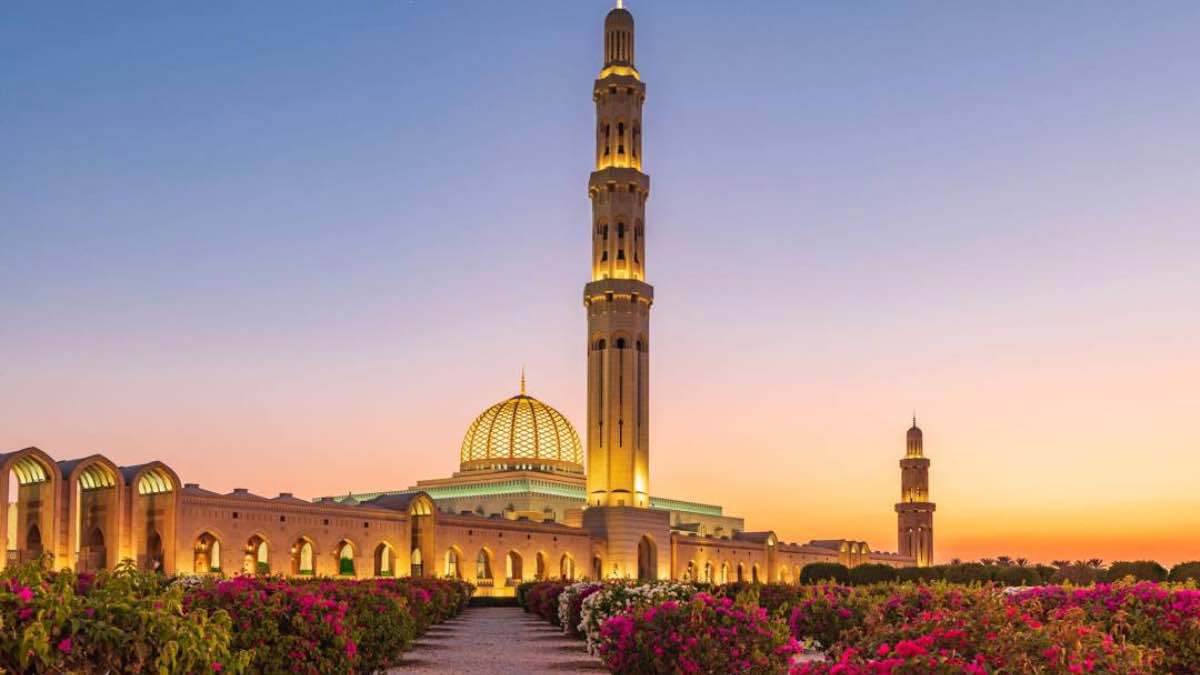 جامع السلطان قابوس.. مبنى حضارات الإسلام وأركانه