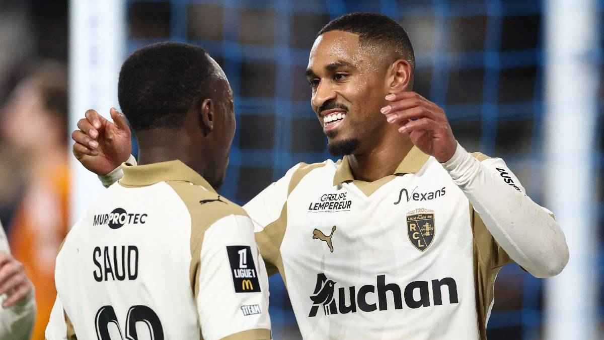 صنع هدفاً رائعاً.. ماذا قدم سعود عبد الحميد في مواجهة لانس وباريس؟ 