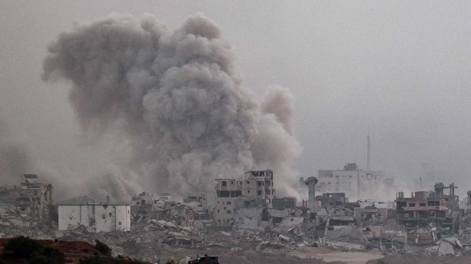 بعد لحظات من سريانه.. غارات إسرائيلية تخرق اتفاق وقف إطلاق النار في غزة