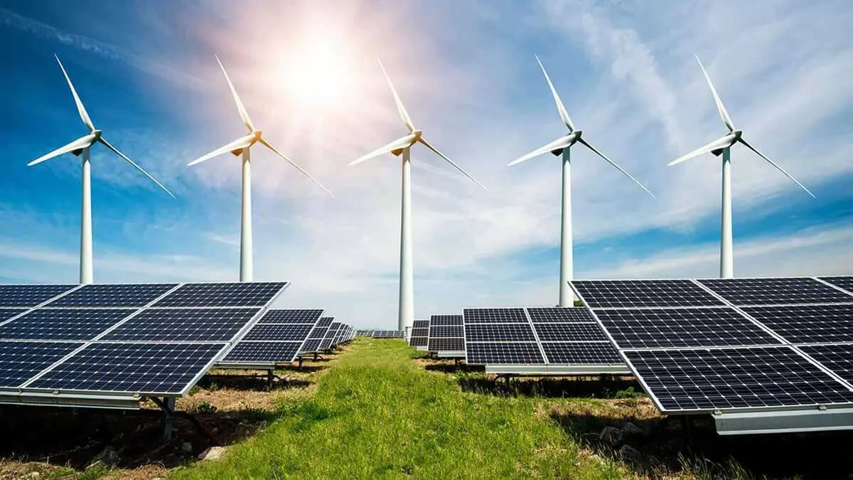 الذكاء الاصطناعي يحول الطاقة الشمسية إلى مصدر موثوق للطاقة