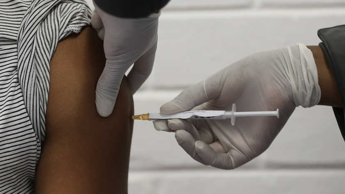 كورونا.. وفاة متطوع في تجربة على لقاح "أسترا زينيكا" في البرازيل