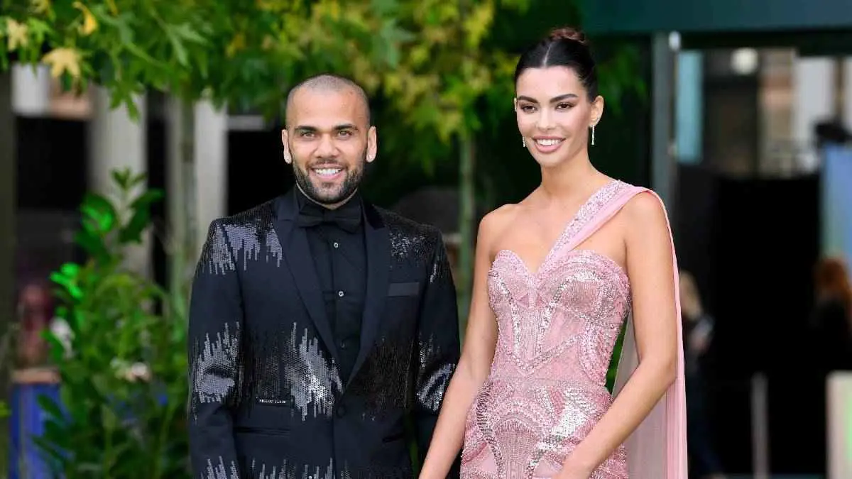 رسالة مؤثرة من صديقة داني ألفيس بعد حكم البراءة