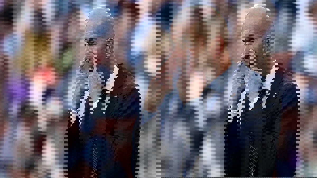 تقرير: أزمة ريال مدريد تهدد وعد بيريز لزيدان ومشروع "سانتياغو برنابيو"