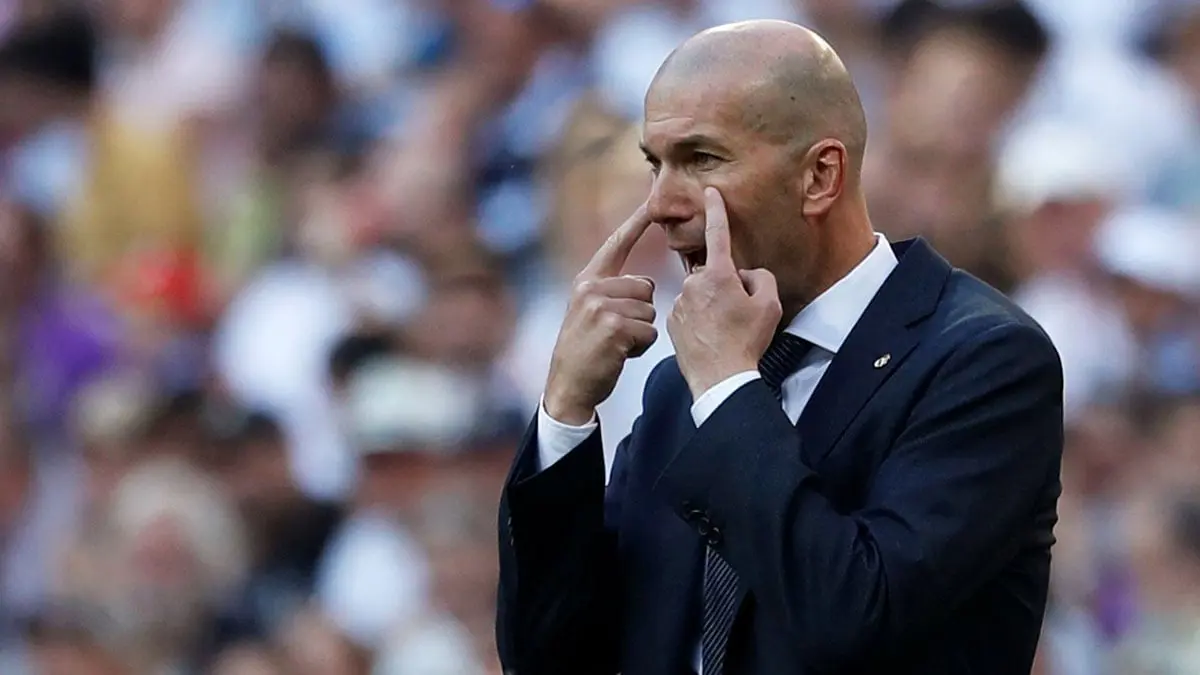 تقرير: أزمة ريال مدريد تهدد وعد بيريز لزيدان ومشروع "سانتياغو برنابيو"