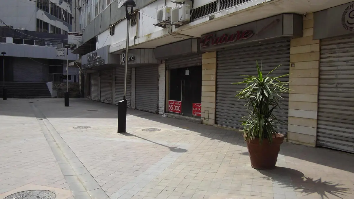 الإغلاق يطال "كل شيء" في لبنان بسبب فيروس كورونا (صور)