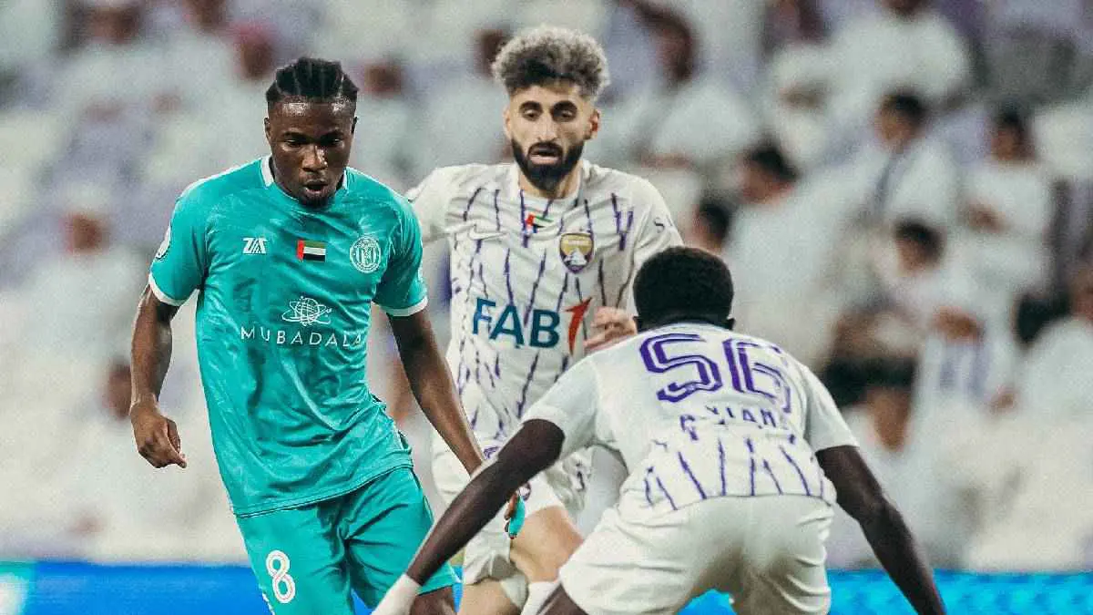 الاتحاد الإماراتي يعلن إيقاف حكام مباراة العين والجزيرة