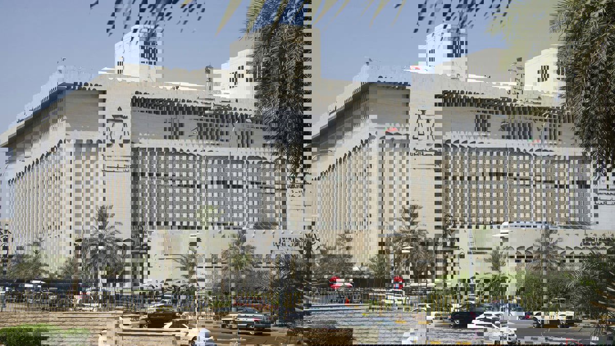 الكويت.. مسؤول سابق متهم بخطف شاب "بدون" يطعن بحكم سجنه