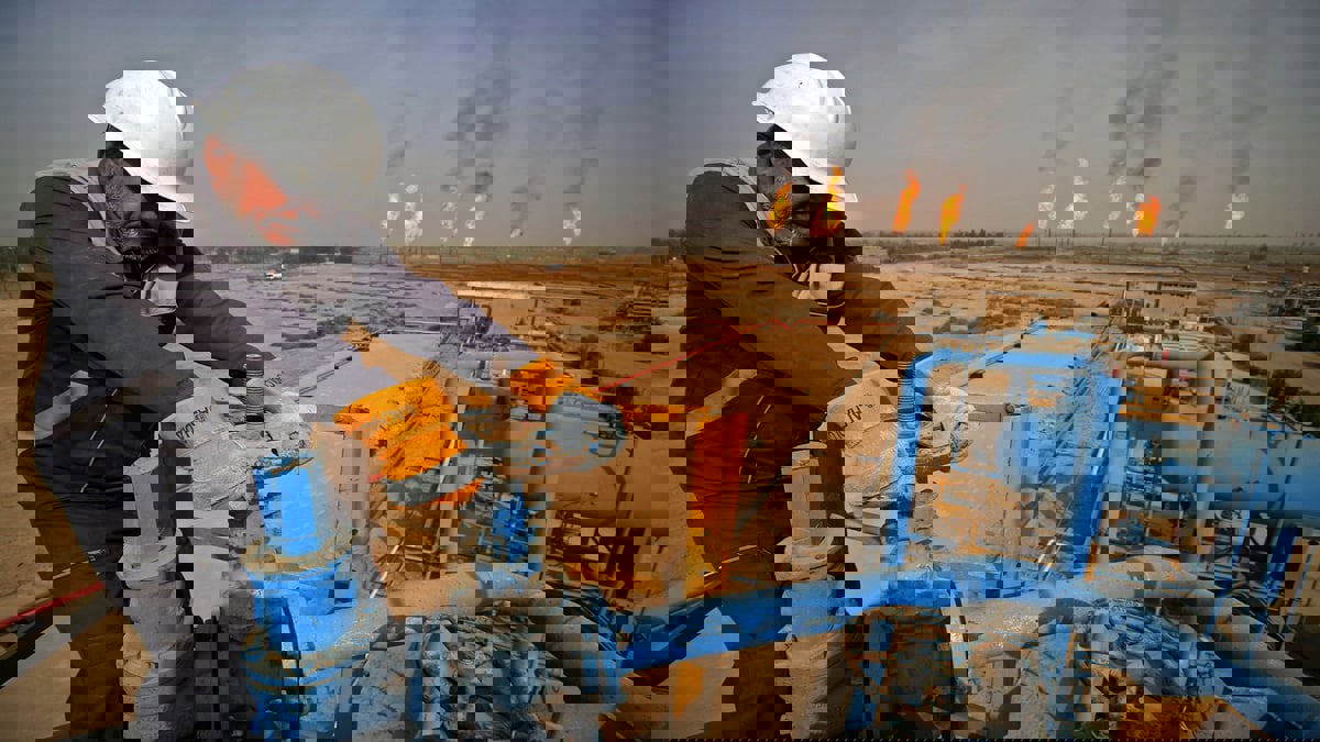 تدخل القضاء والانسداد السياسي يؤججان معركة النفط بين بغداد وأربيل