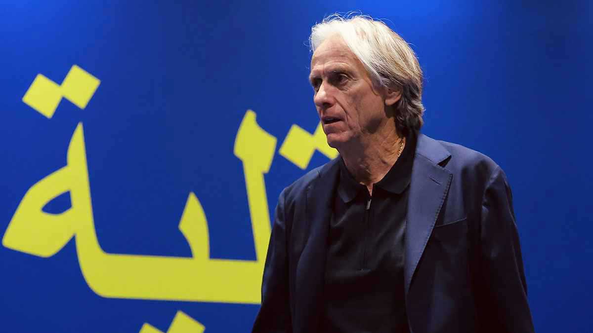 الهلال NO.. رد مثير من جيسوس على مشجع سأله عن الأفضل (فيديو)