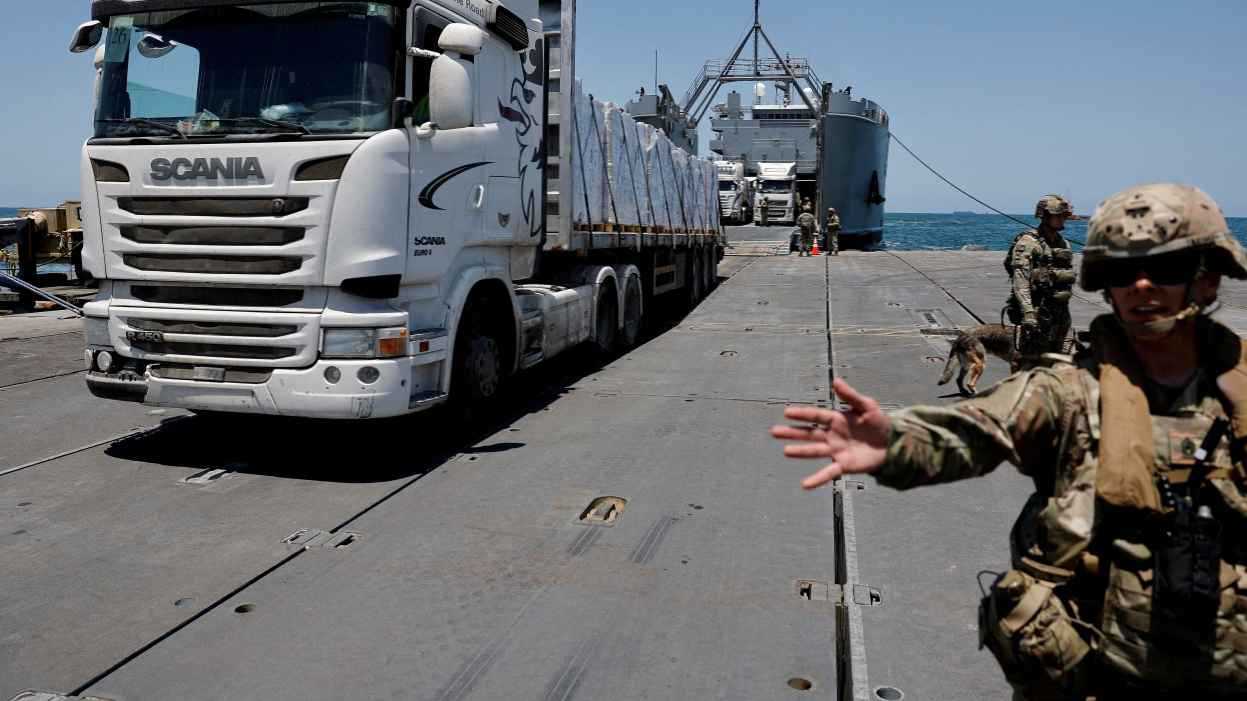 ترامب يقرر نشر 200 عسكري أمريكي لمراقبة تنفيذ خطة إنهاء حرب غزة