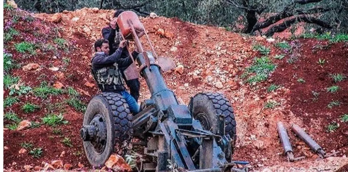 سوريا.. جيش الفتح يقصف بلدتين بريف إدلب بغاز الكلور