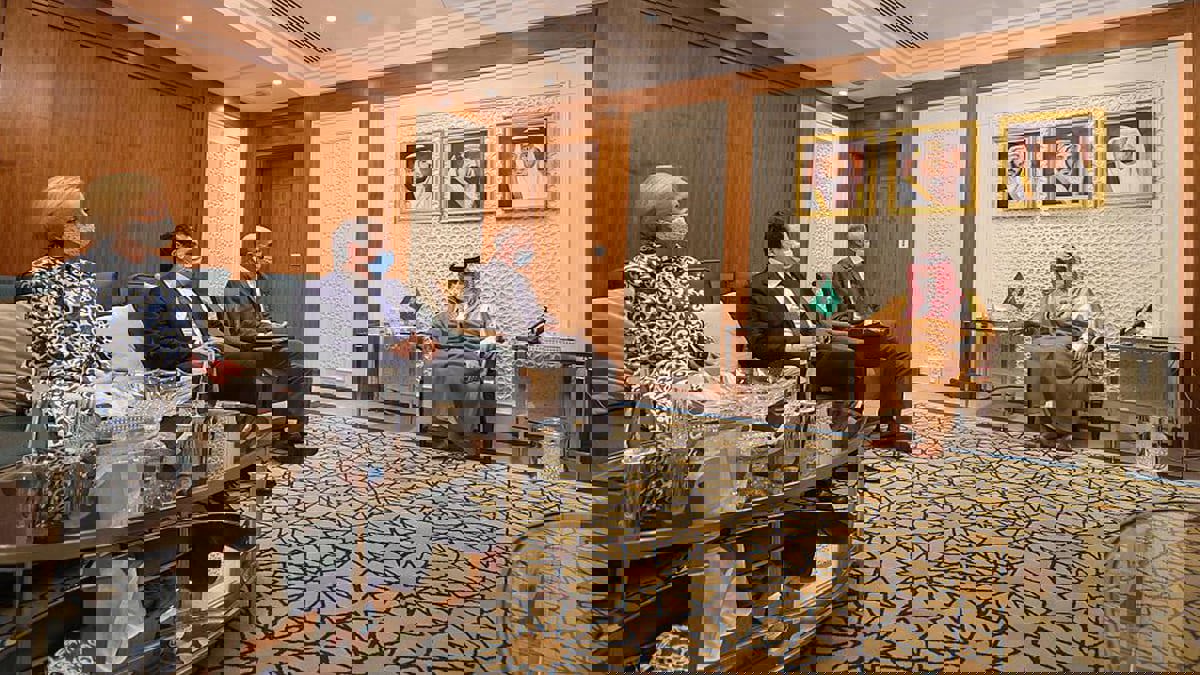 وزير الخارجية السعودي يبحث مع المبعوث الأمريكي لشؤون إيران تطورات الملف النووي