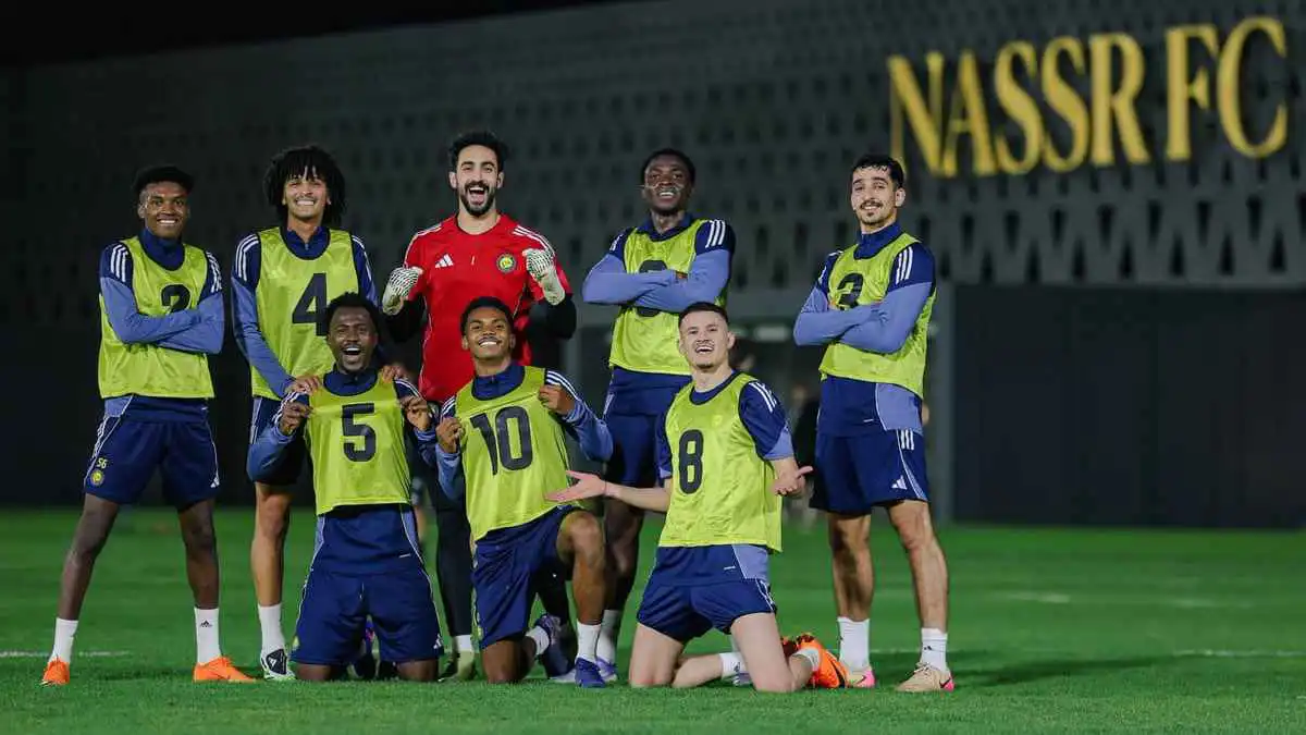ظهر بجوار نواف العقيدي.. من اللاعب "الغامض" في تدريبات النصر السعودي؟ (صور)