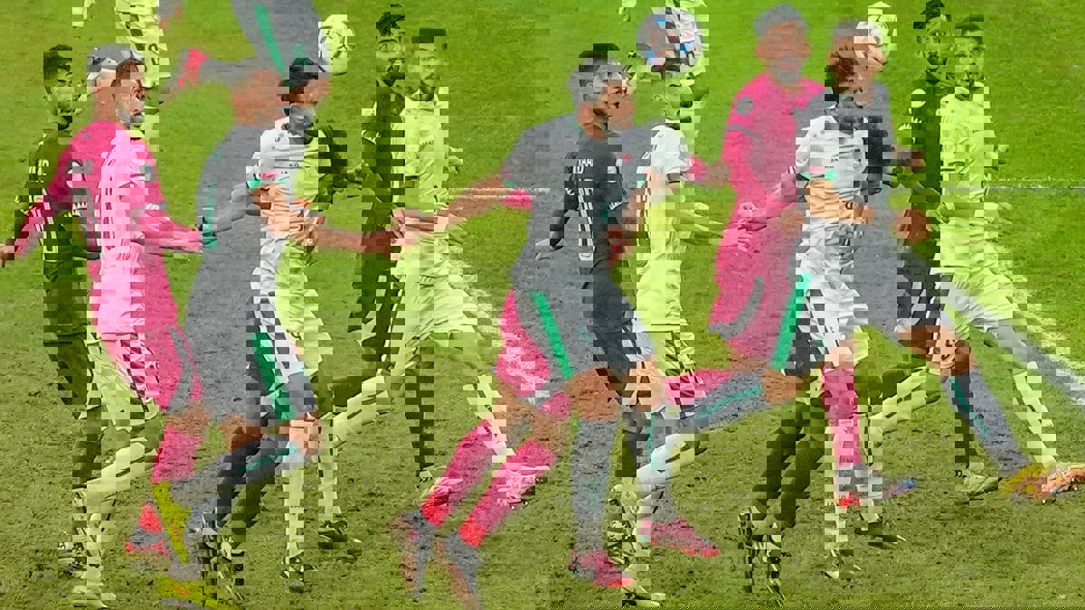 منتخب العراق يتجاوز قطر ويتأهل لنهائي خليجي 25 (فيديو)