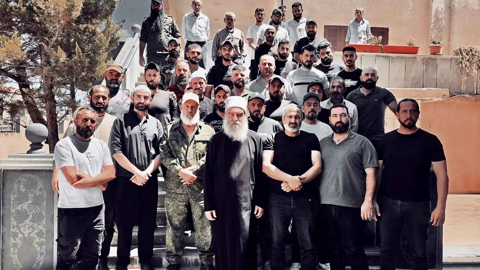 "لا أحد يفاوض عنا".. السويداء ترفض "خريطة الطريق" وتذهب لتقرير المصير