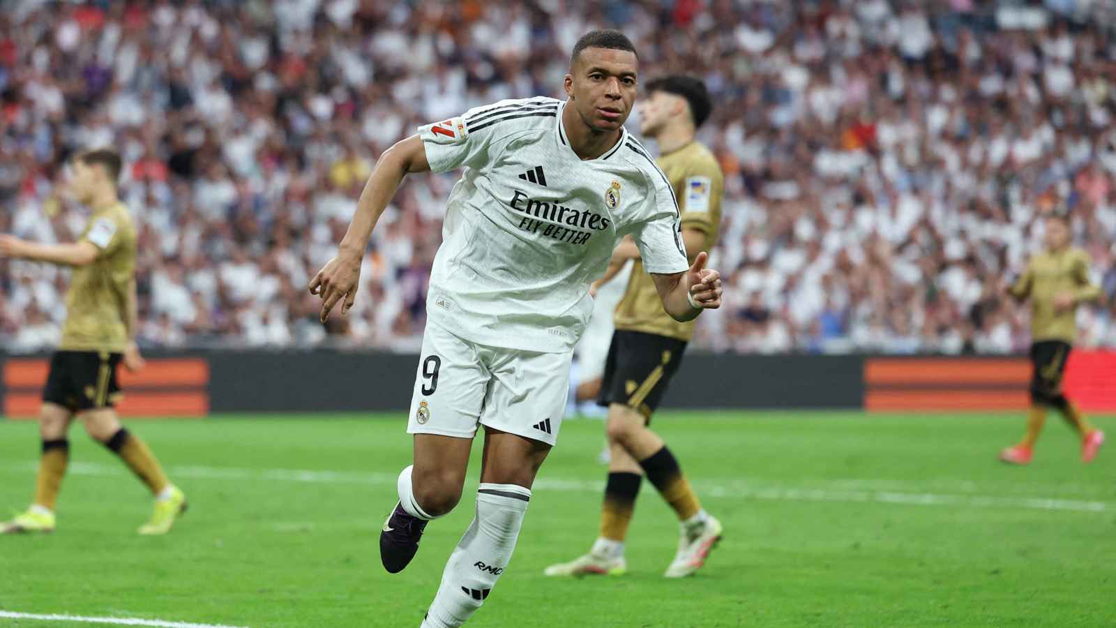 مبابي يتلقى مفاجأة سارة قبل مواجهة ريال مدريد وسان جيرمان