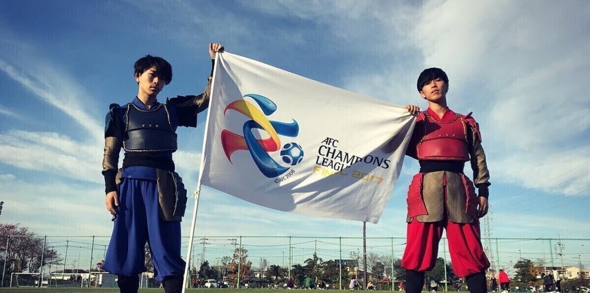 قبل موعد انطلاق مباراة الهلال وأوروا بـ3 ساعات.. شاهد احتشاد الجماهير اليابانية وأجواء ملعب سايتاما (فيديو وصور)