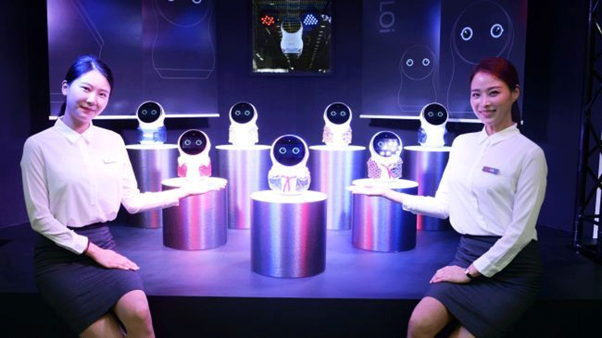 "إل جي" تكشف عن روبوت لقتل فيروس "كورونا" بالأشعة فوق البنفسجية