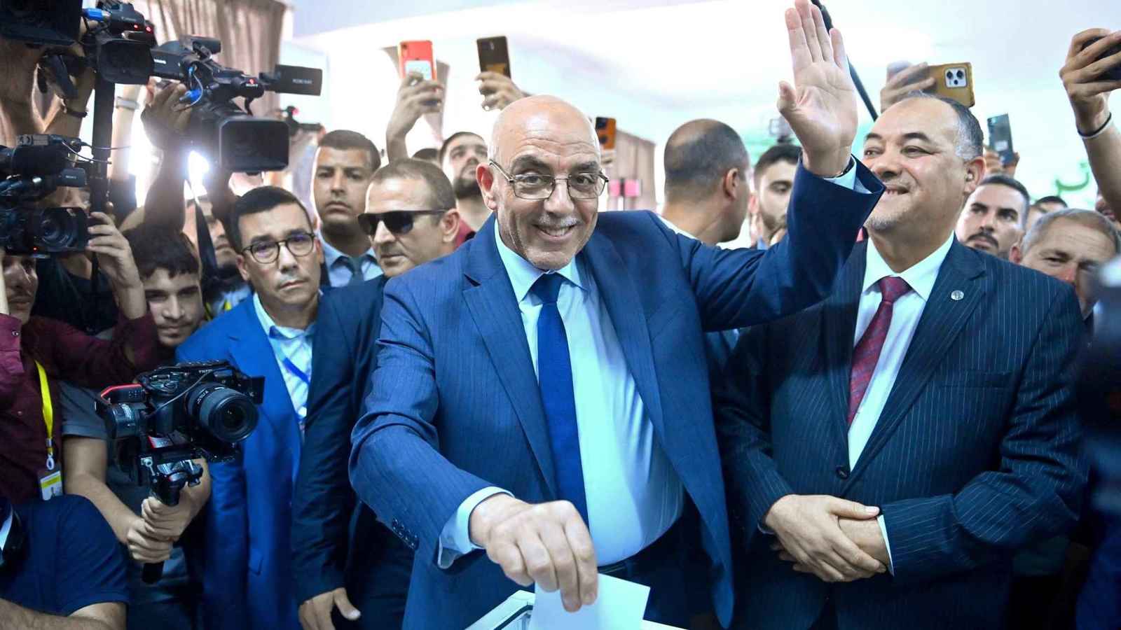 مرشح للرئاسة الجزائرية: نقبل اختيار الشعب شرط "البعد عن الإكراهات"