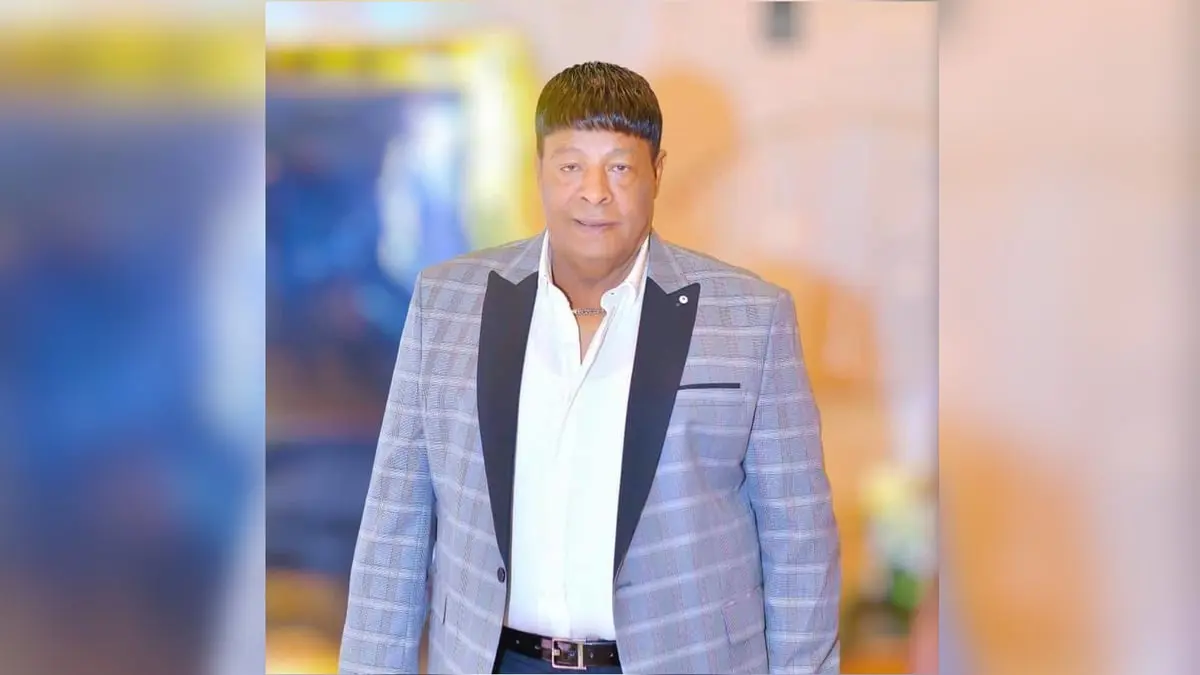 الفنان عبدالباسط حمودة يكشف حقيقة زواجه من نبيلة عبيد