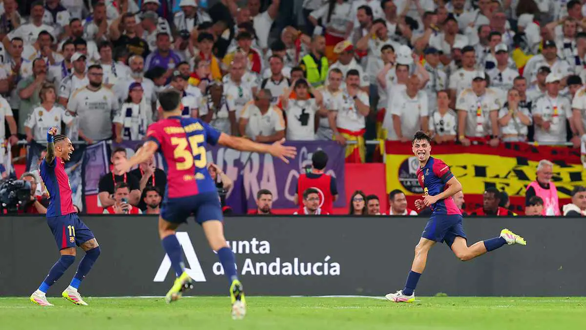 عدو ريال مدريد.. غافي يستفز أسينسيو ويرتدي شعارًا مثيرًا (فيديو)