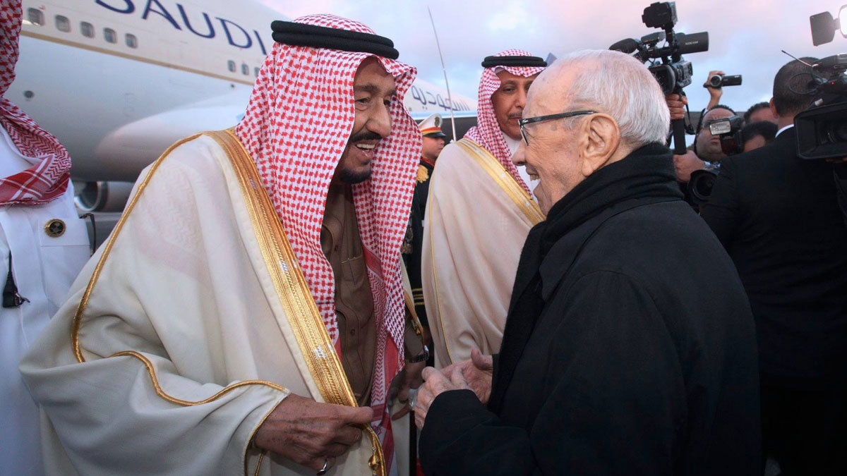 العاهل السعودي يبحث مع السبسي آفاق التعاون بين المملكة وتونس (صور)
