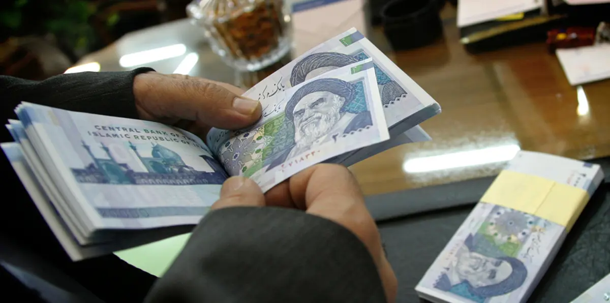 عزلة الاقتصاد الإيراني تضع بنوكها أمام مشكلة داخلية وخارجية