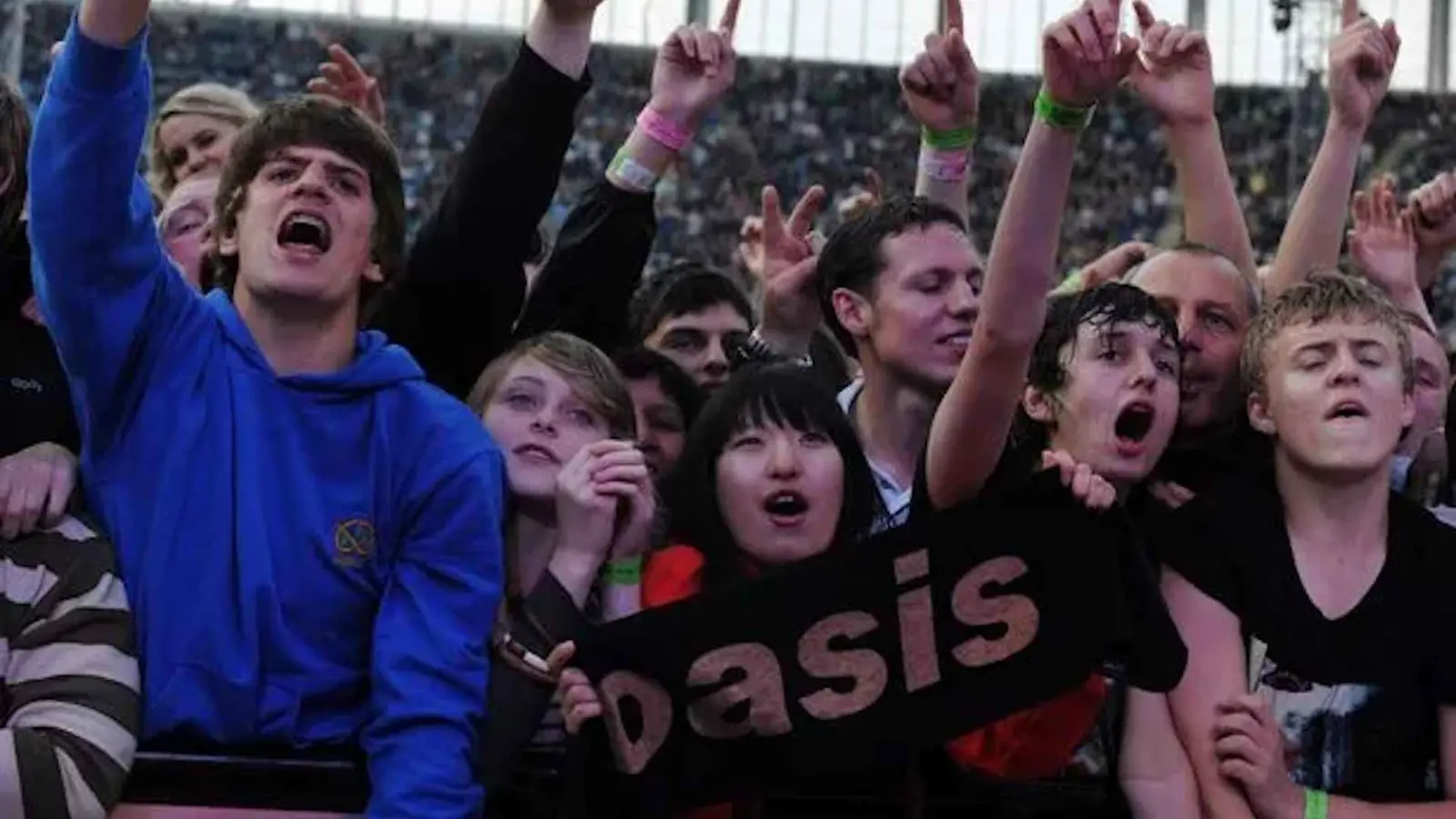 عشاق فرقة "أويسيس".. هربوا من أسعار التذاكر فوقعوا ضحية الاحتيال