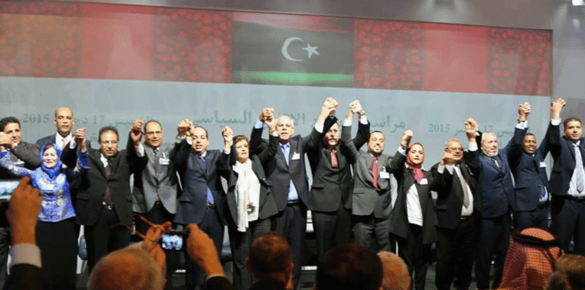 ليبيا.. "مخاض عسير" يقوض فرص تشكل حكومة السراج