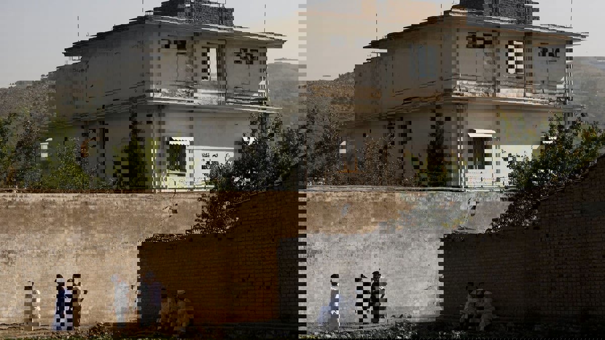 كتاب "صعود وسقوط بن لادن".. سر "حبل الغسيل" الذي قاد إلى مقتل زعيم القاعدة