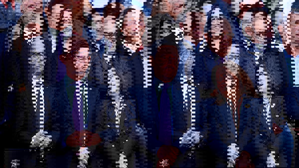 إل موندو: حركة استقلال كتالونيا طلبت من برشلونة تمويلها بعقود وهمية للانفصال عن إسبانيا