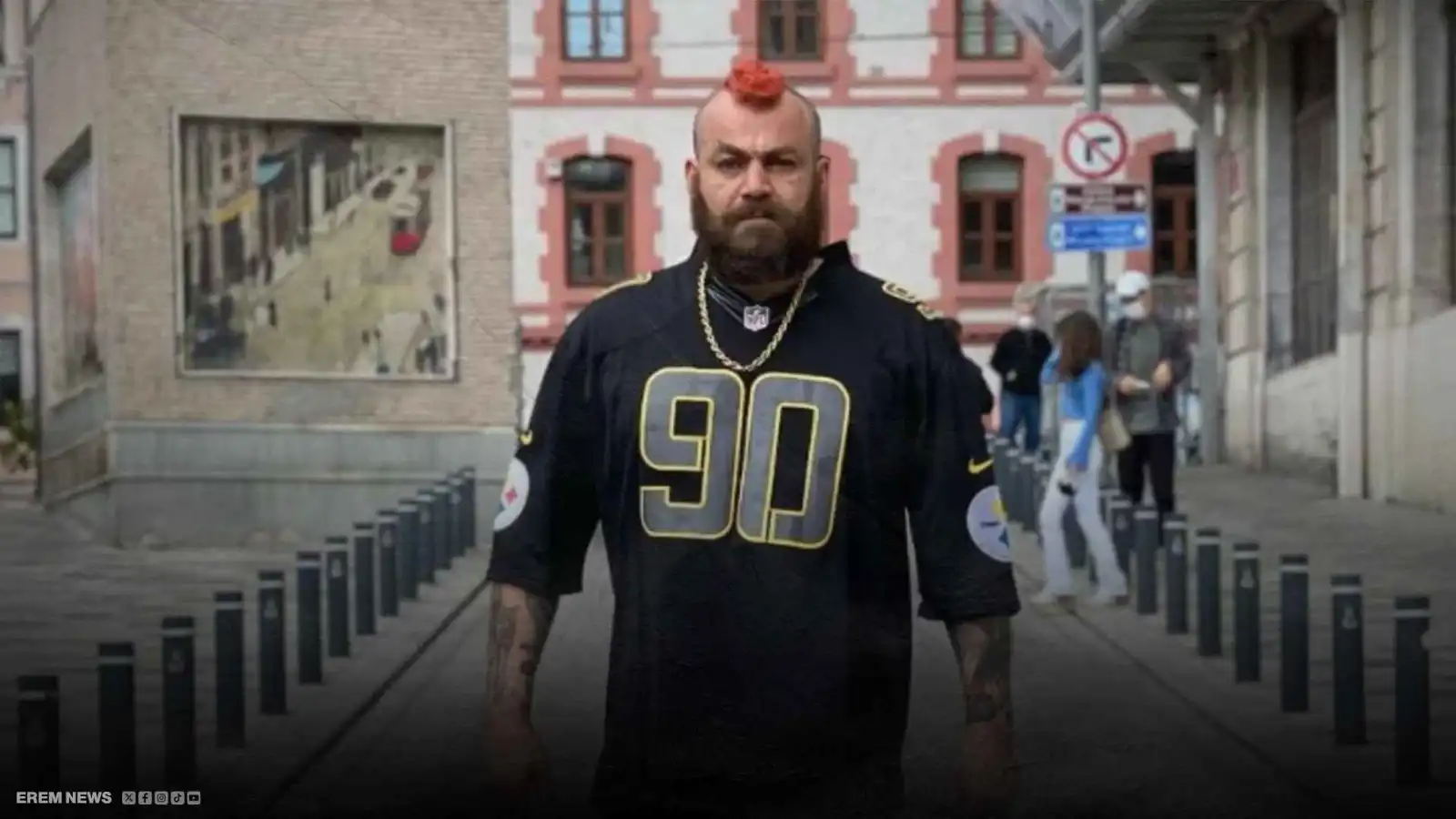 حاول كسر عظامه بمضرب بيسبول.. ممثل تركي يثير الجدل (فيديو إرم)