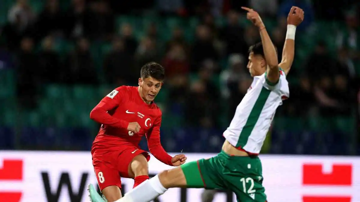 أردا غولر يسجل هدفاً رائعاً مع منتخب تركيا (فيديو)