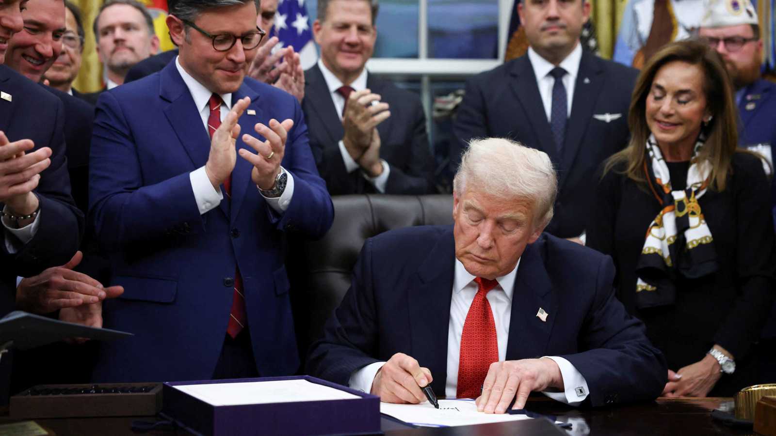 إدارة ترامب تأمر بمراجعة أوضاع 200 ألف لاجئ