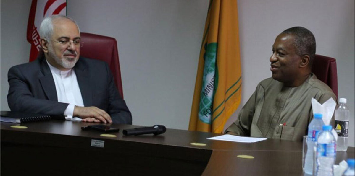 ظريف يطلب من الرئيس النيجيري الإفراج عن زعيم شيعي