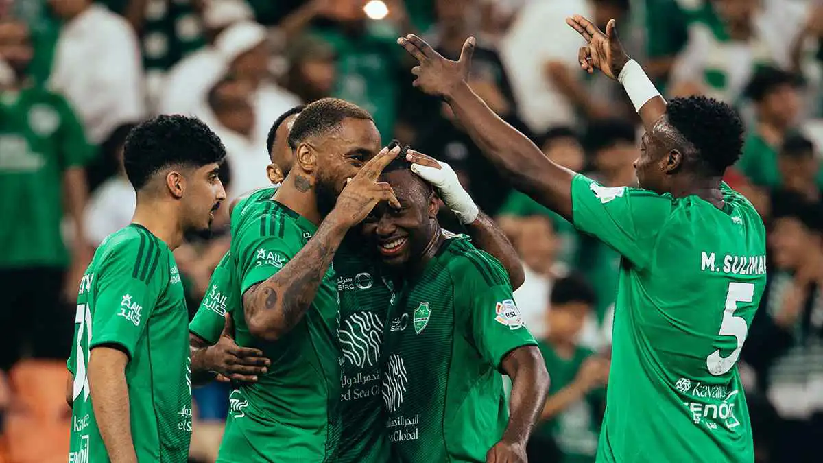 مهاجم الأهلي السعودي: لو لعبنا في الدوري الإنجليزي سنحقق مركزًا متقدمًا للغاية
