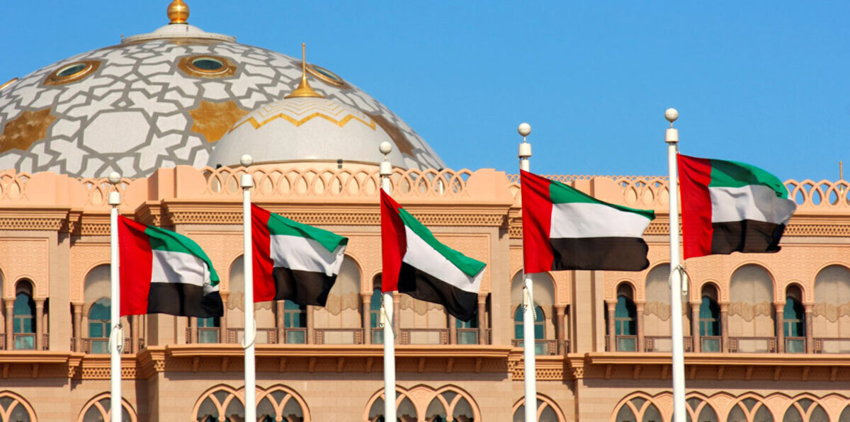 الإمارات تقرّ شرطًا جديدًا لحصول الوافدين على تأشيرات العمل