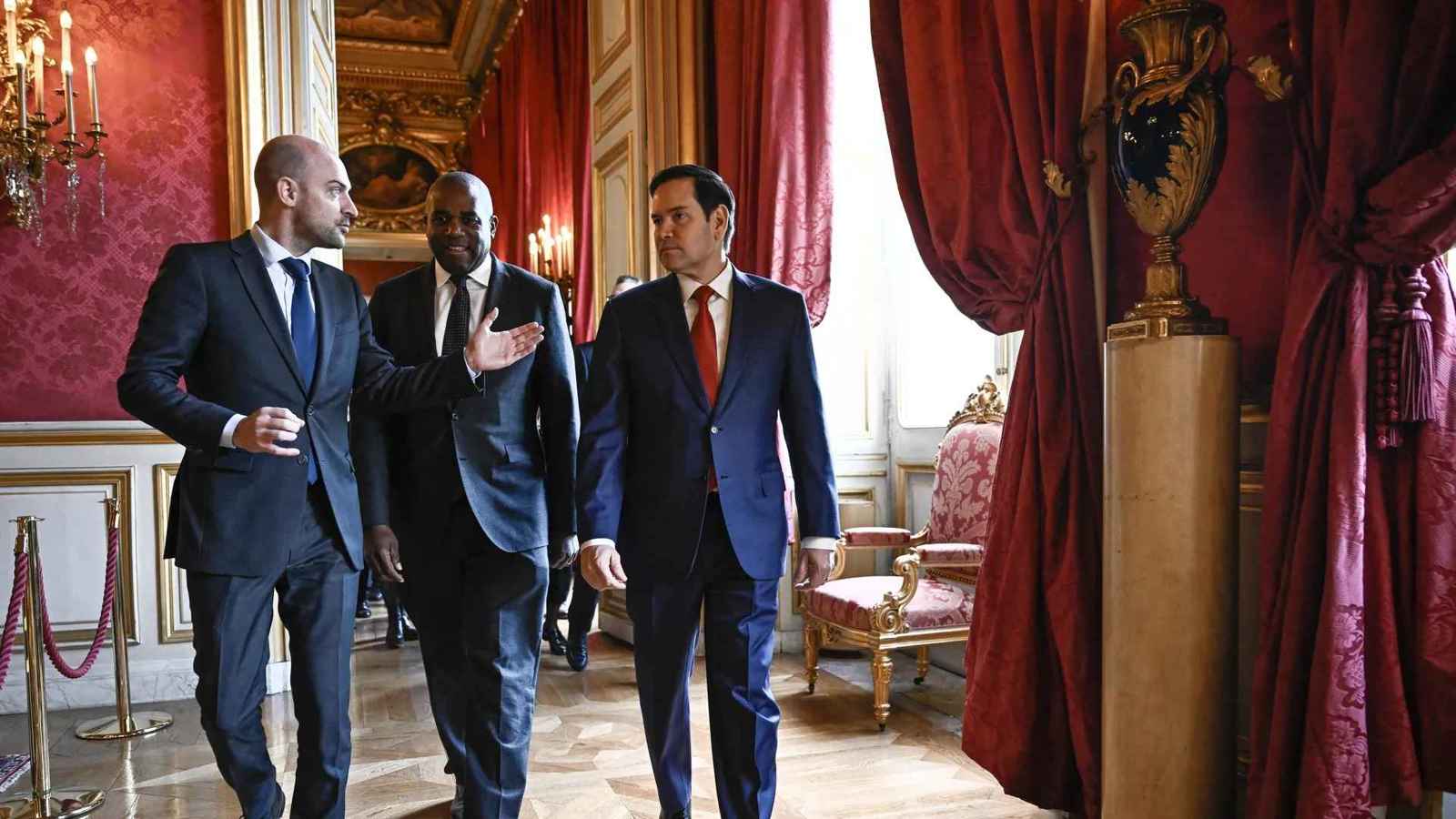 الغرب يمنح إيران "مهلة نهائية" لإبرام اتفاق نووي قبل تفعيل العقوبات