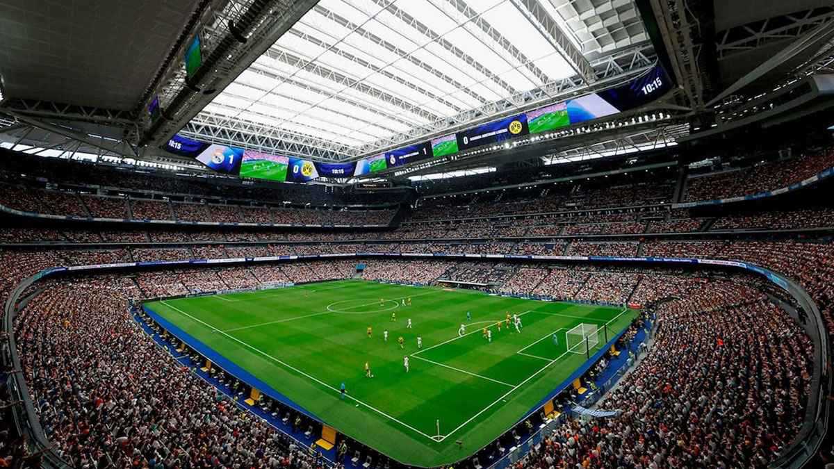 هل سيغلق ريال مدريد سقف "البرنابيو" أمام برشلونة؟