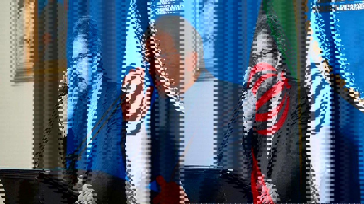 إيران تعلن استدعاء سفير هولندا بسبب "الاعتداء على سفارتها"