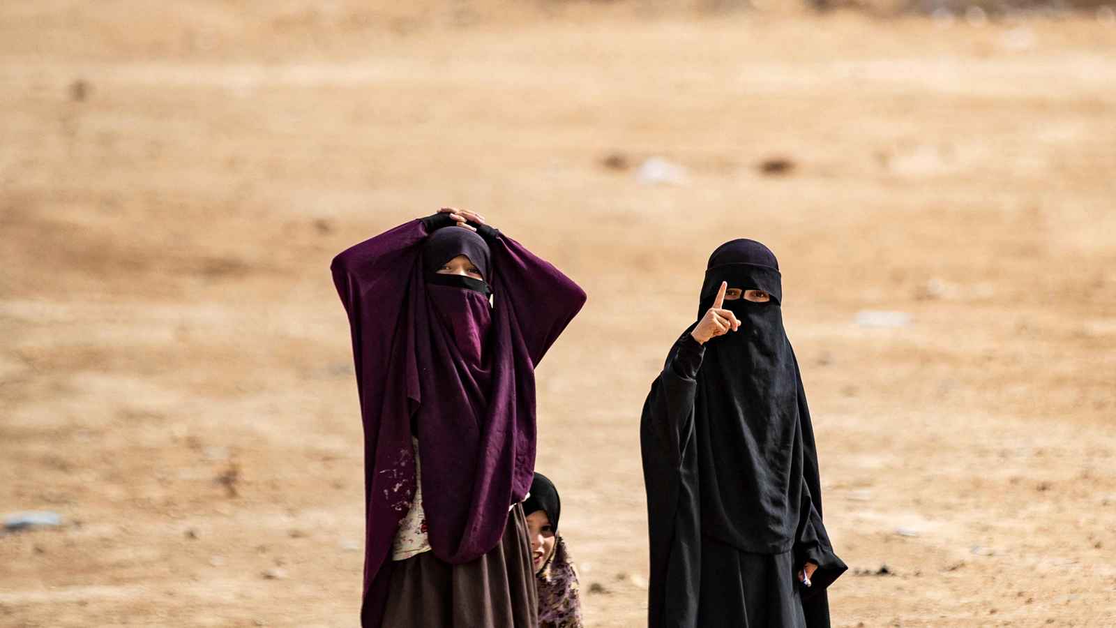 سوريا.. إجراءات لإفراغ مخيمات "عائلات داعش" خلال 2025