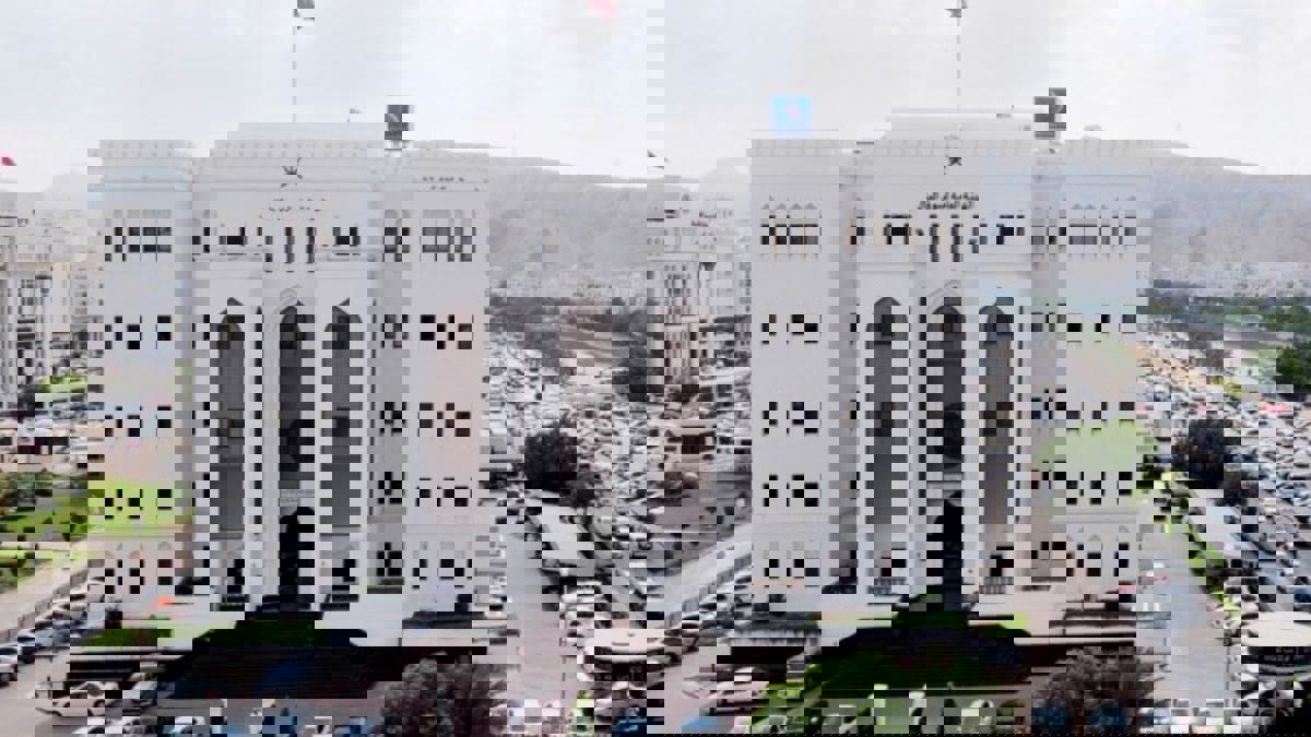 سلطنة عمان.. تأجيل أقساط وإعفاءات من الضرائب والرسوم لتخفيف وطأة كورونا