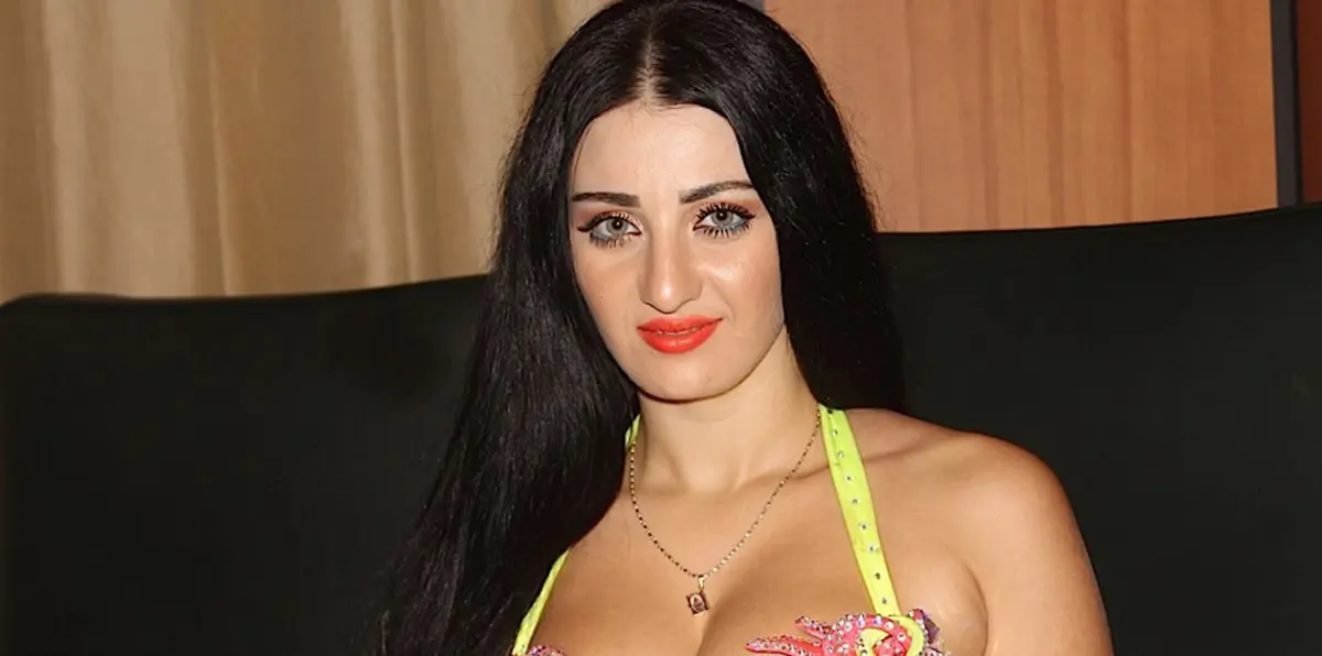 الراقصة صافيناز ترد على "إرهابي" ادعى أنها خانته