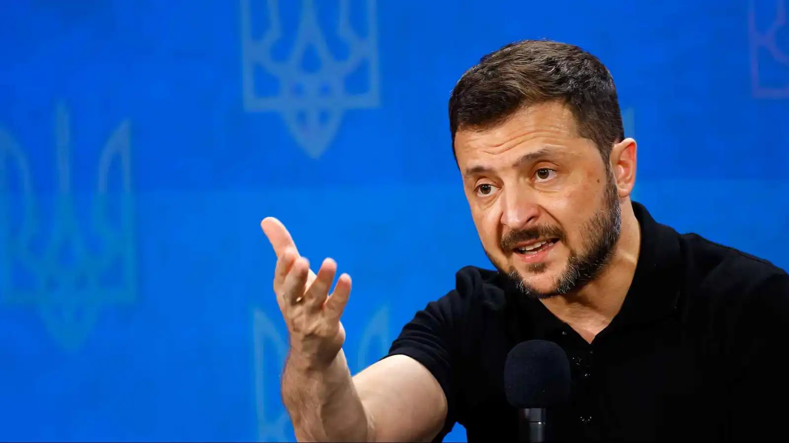 زيلينسكي: على روسيا أن تنتبه إلى ما حدث للقادة الإيرانيين