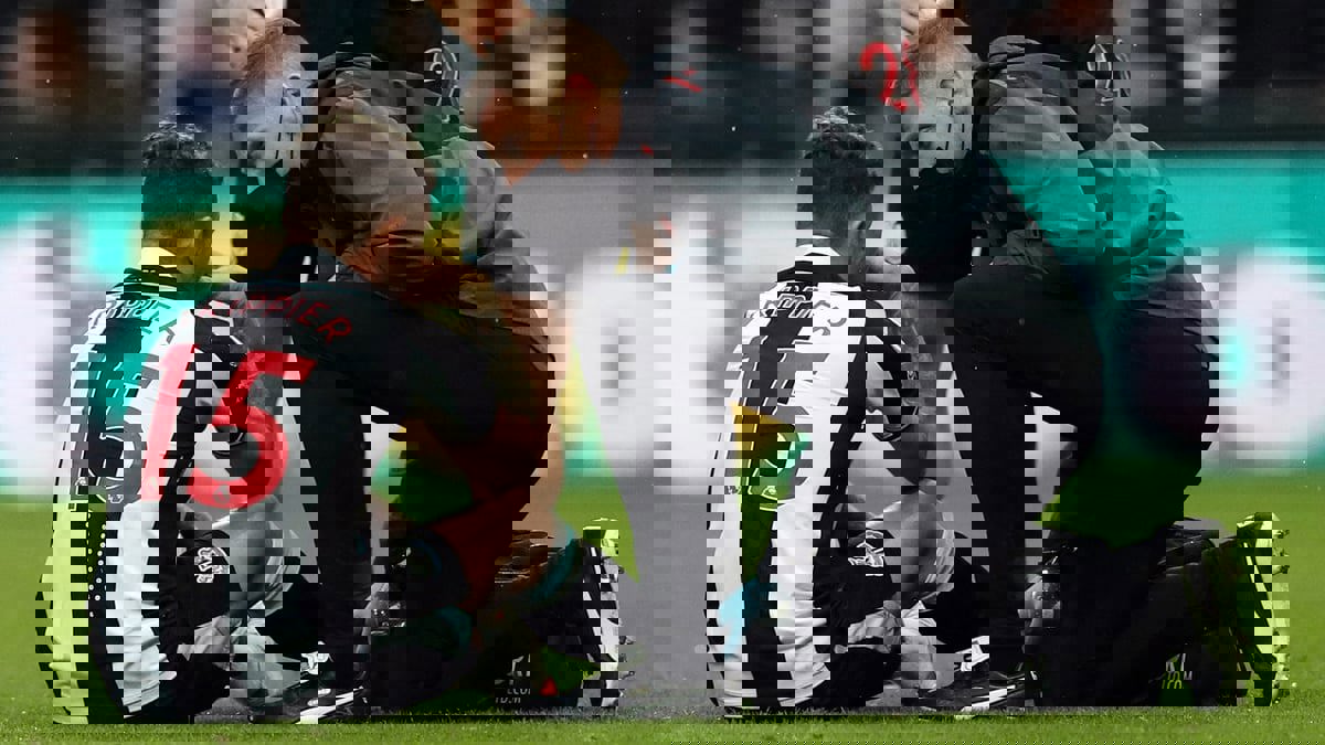 نيوكاسل يعلن خضوع كيران تريبير لجراحة في القدم