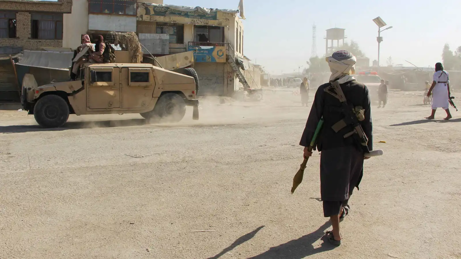 باكستان تعلن عن محادثات مع "طالبان" الأفغانية في قطر