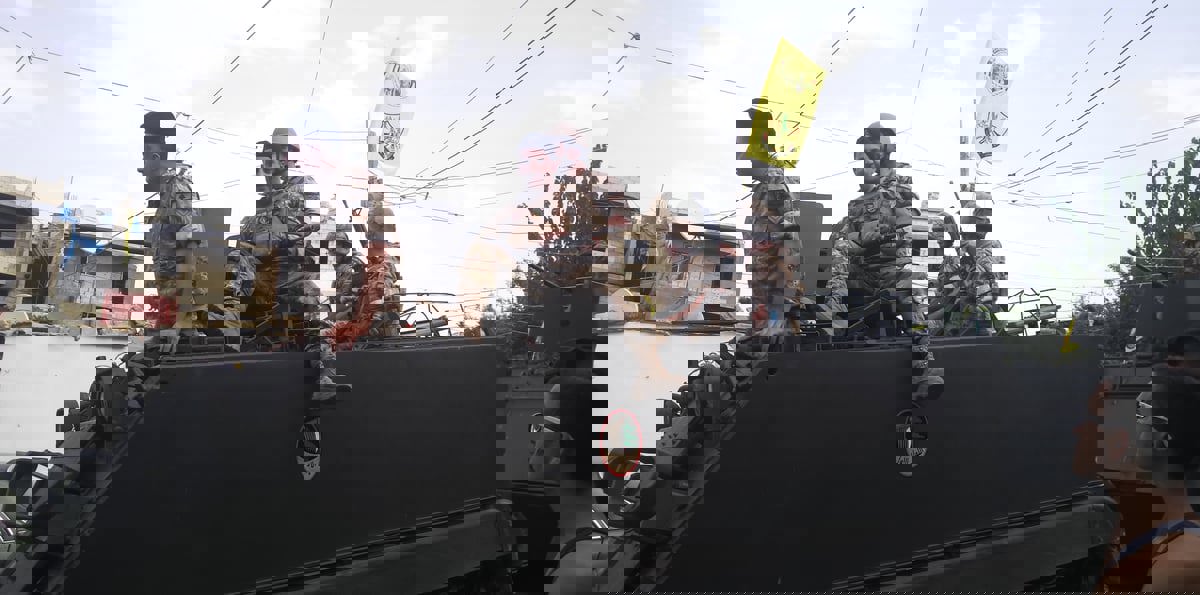 للمرة الأولى منذ 15 عامًا... الجيش اللبناني يدخل مخيم "المية ومية" (صور)