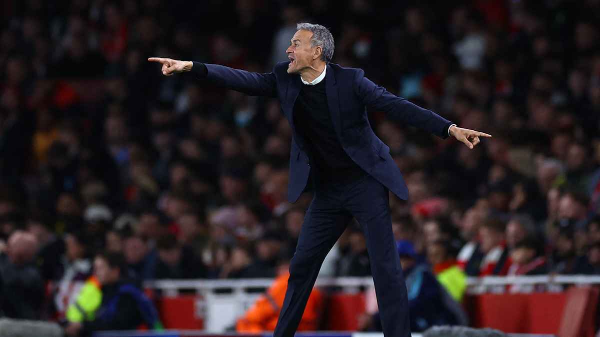 لويس إنريكي: نتائج آيندهوفن المحلية تثير قلق باريس سان جيرمان