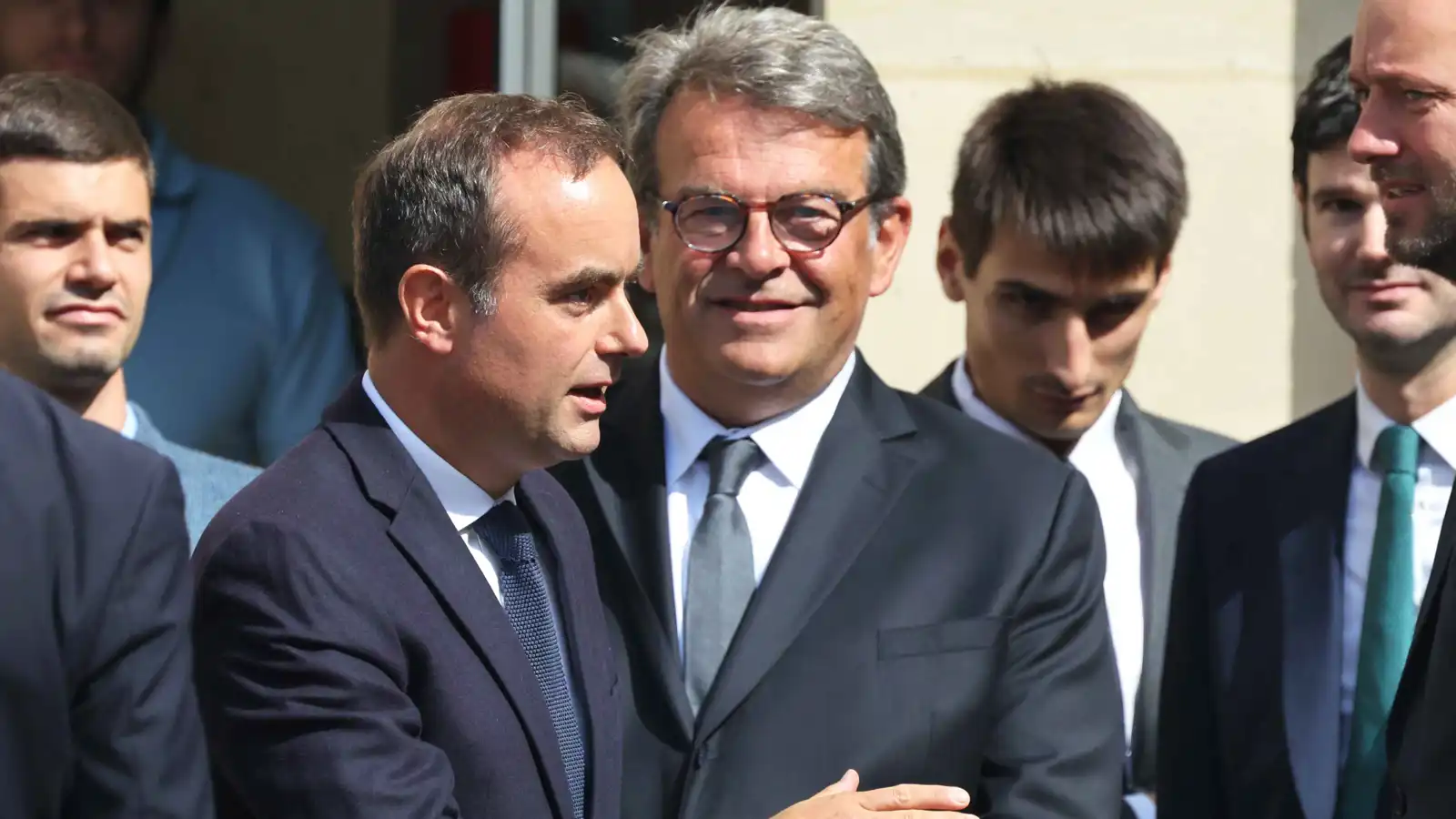 فرنسا تودّع المادة 49.3.. ثورة ديمقراطية أم مناورة سياسية؟