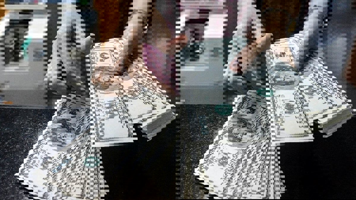 استقرار الدولار عقب بيانات اقتصادية أمريكية قوية‎